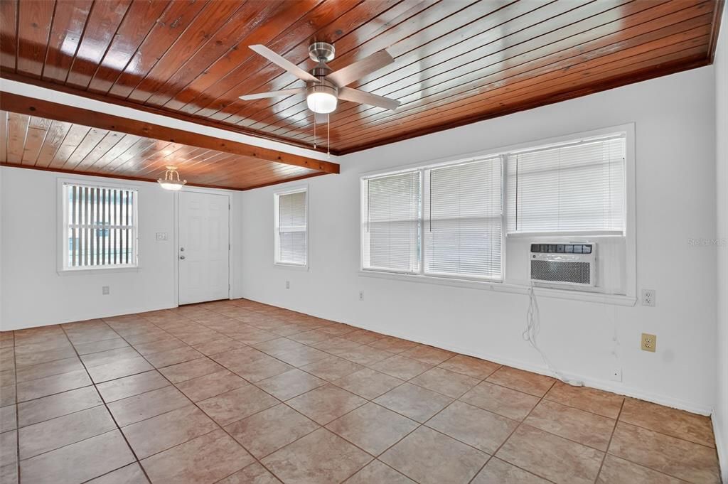 En Venta: $129,000 (2 camas, 1 baños, 624 Pies cuadrados)