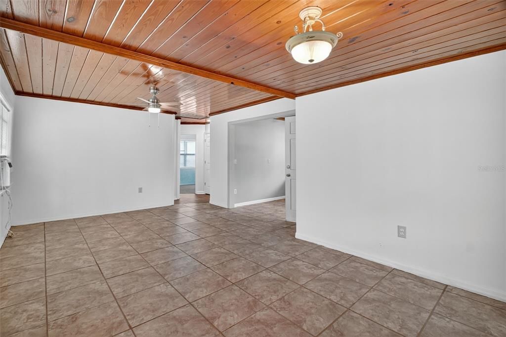 En Venta: $129,000 (2 camas, 1 baños, 624 Pies cuadrados)