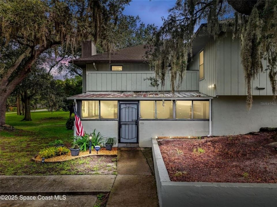 For Sale: $229,900 (2 beds, 2 baths, 1602 Square Feet)