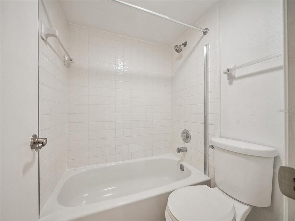 For Sale: $229,900 (2 beds, 2 baths, 1602 Square Feet)