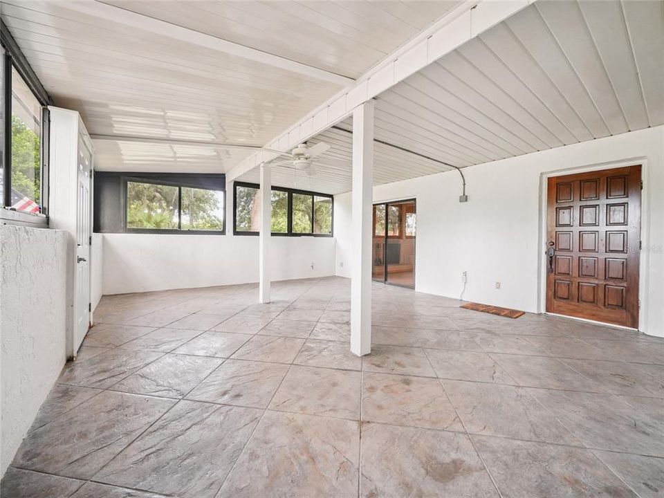 For Sale: $229,900 (2 beds, 2 baths, 1602 Square Feet)