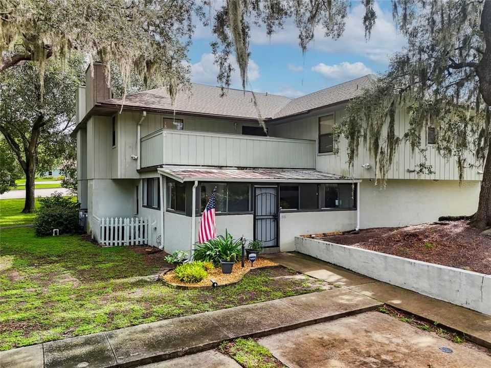 For Sale: $229,900 (2 beds, 2 baths, 1602 Square Feet)