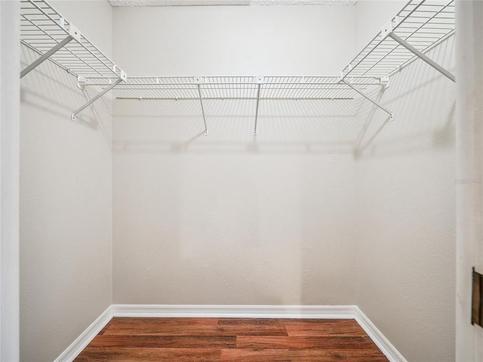 For Sale: $229,900 (2 beds, 2 baths, 1602 Square Feet)