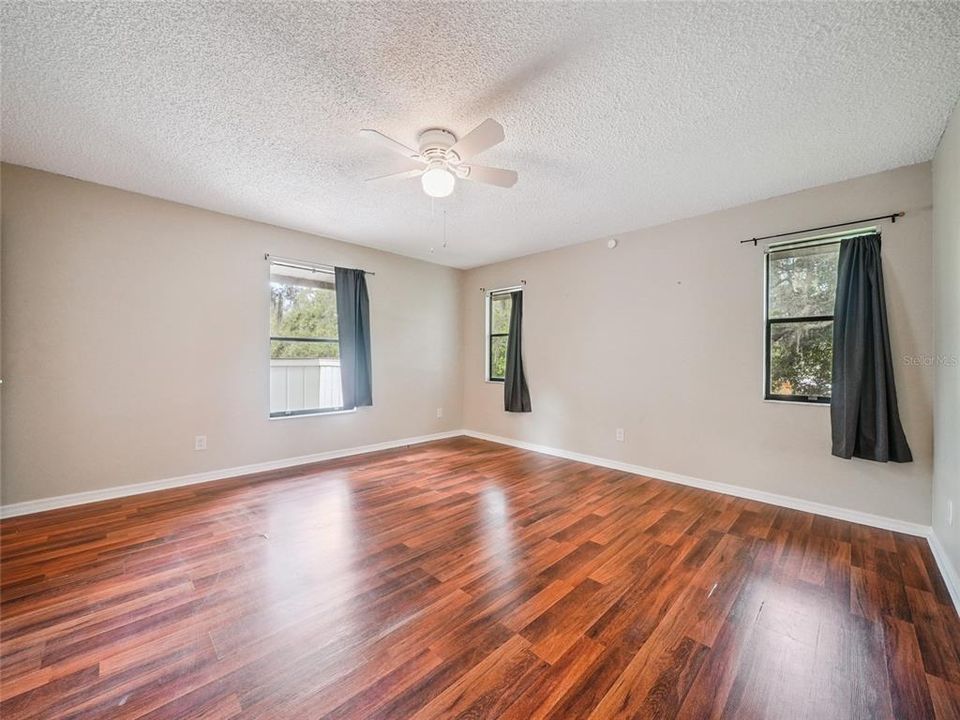 For Sale: $229,900 (2 beds, 2 baths, 1602 Square Feet)