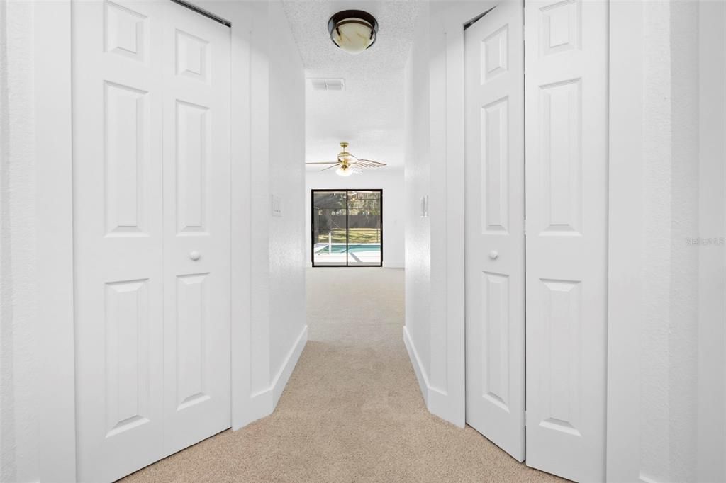 Activo con contrato: $435,000 (3 camas, 2 baños, 2027 Pies cuadrados)