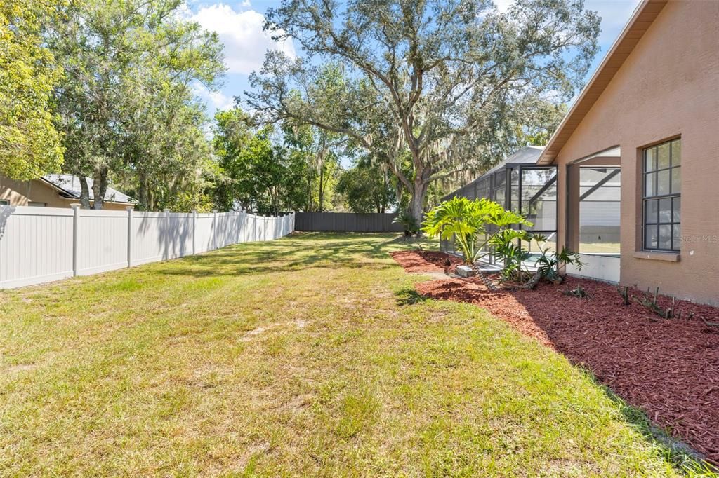 Activo con contrato: $435,000 (3 camas, 2 baños, 2027 Pies cuadrados)