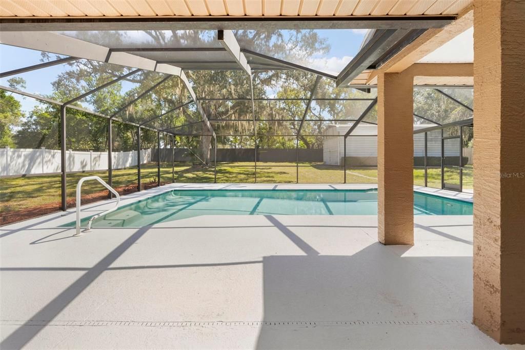 Activo con contrato: $435,000 (3 camas, 2 baños, 2027 Pies cuadrados)