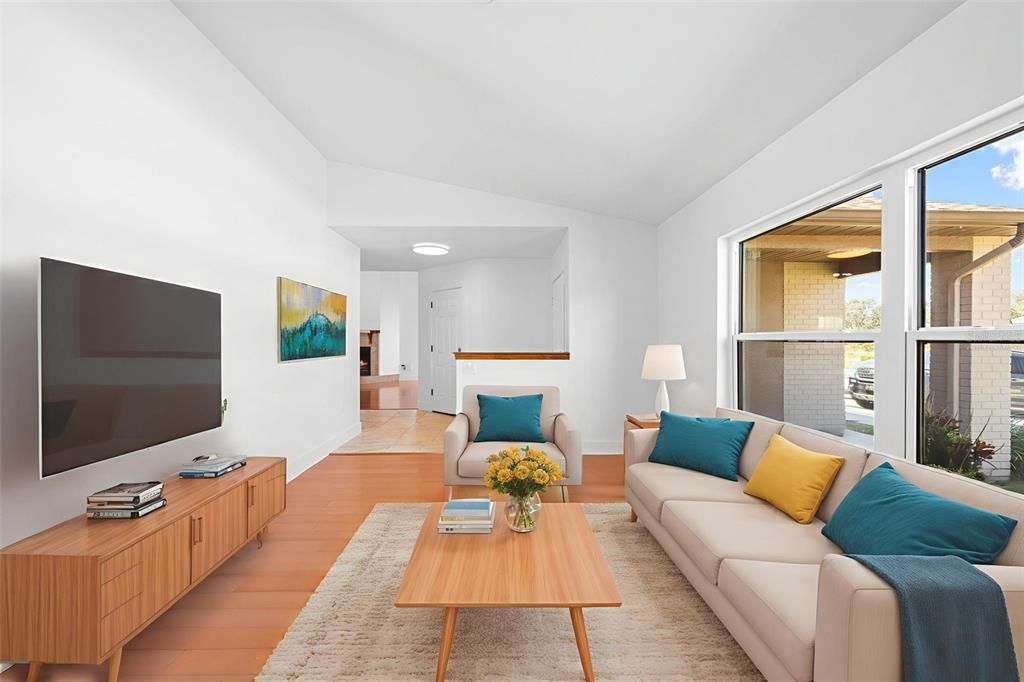 Activo con contrato: $435,000 (3 camas, 2 baños, 2027 Pies cuadrados)