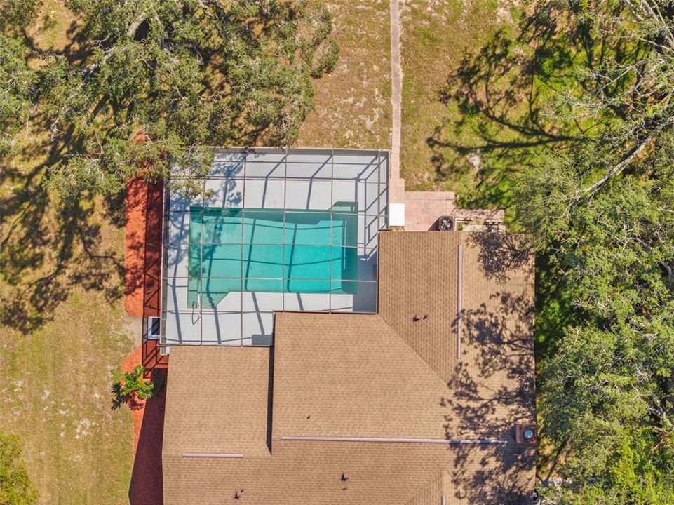 Activo con contrato: $435,000 (3 camas, 2 baños, 2027 Pies cuadrados)