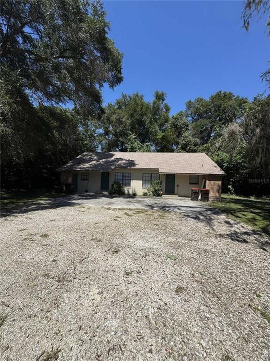 合同活跃: $269,000 (4 贝兹, 0 浴室, 1674 平方英尺)