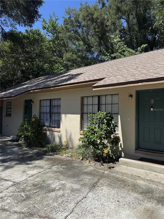 合同活跃: $269,000 (4 贝兹, 0 浴室, 1674 平方英尺)