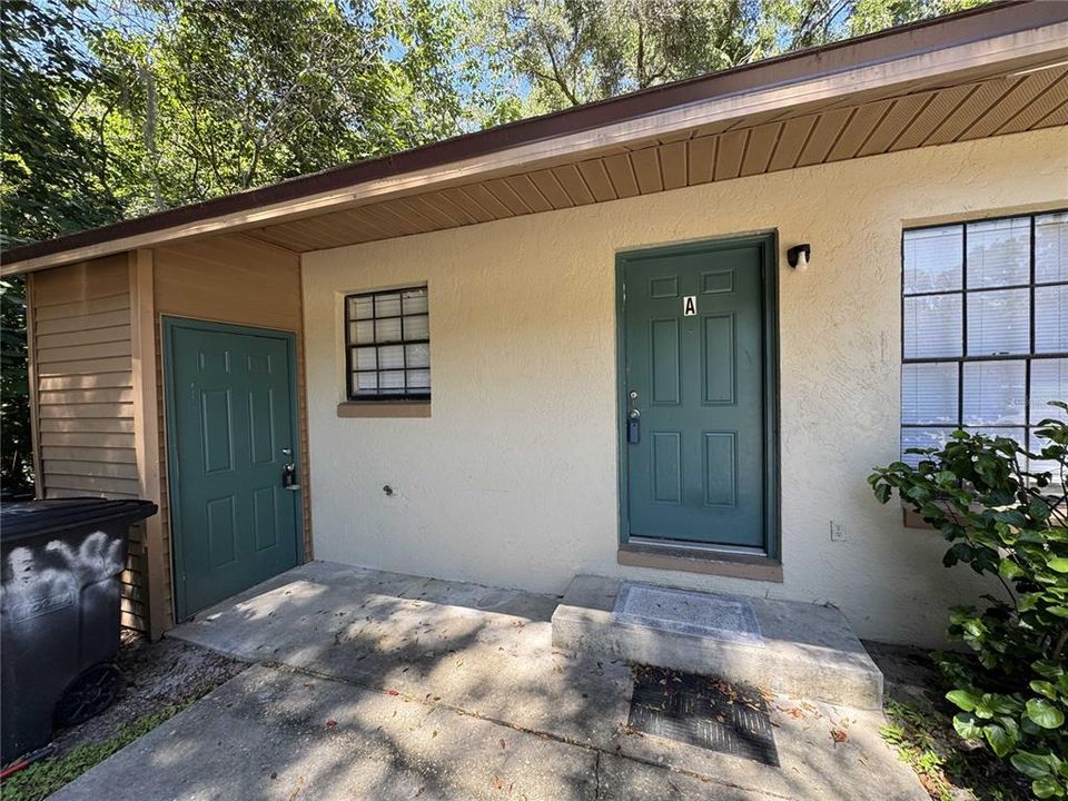 合同活跃: $269,000 (4 贝兹, 0 浴室, 1674 平方英尺)