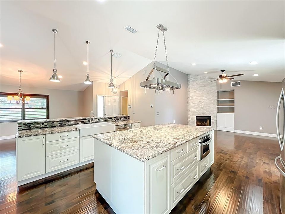 出租: $3,300 (4 贝兹, 2 浴室, 2026 平方英尺)