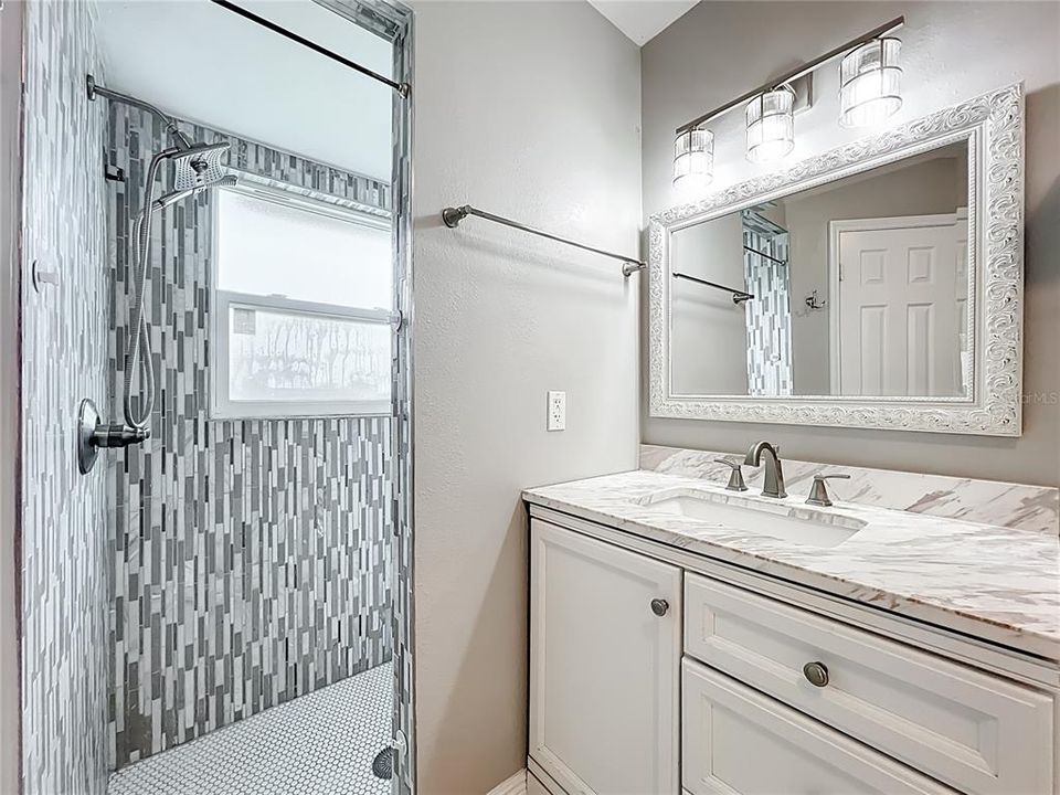 出租: $3,300 (4 贝兹, 2 浴室, 2026 平方英尺)