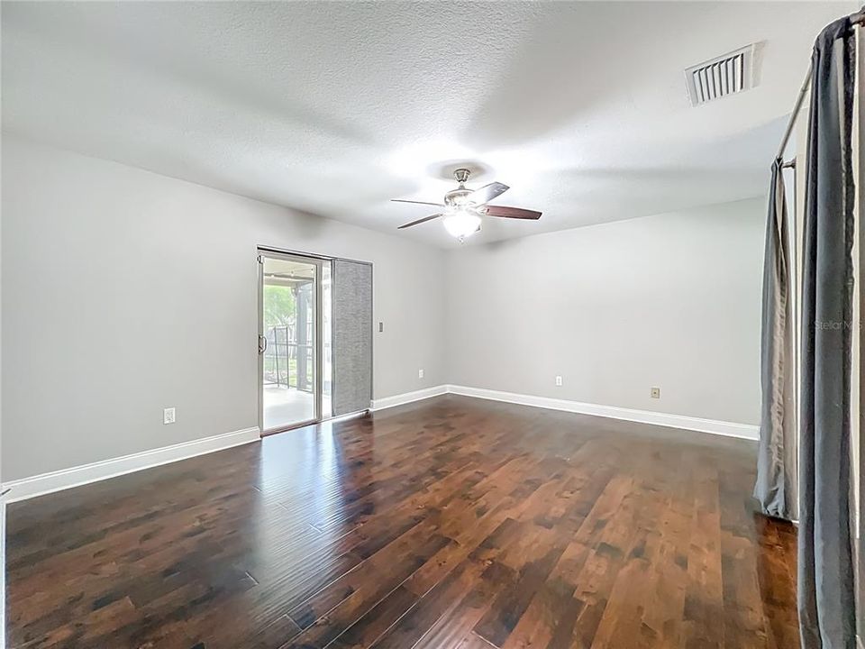 出租: $3,300 (4 贝兹, 2 浴室, 2026 平方英尺)