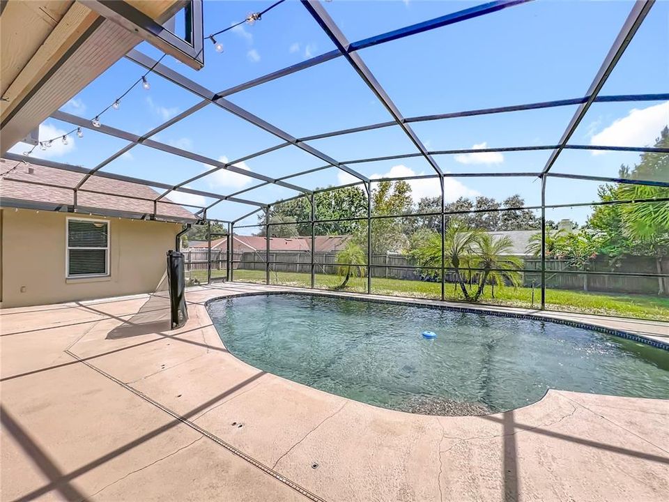 出租: $3,300 (4 贝兹, 2 浴室, 2026 平方英尺)