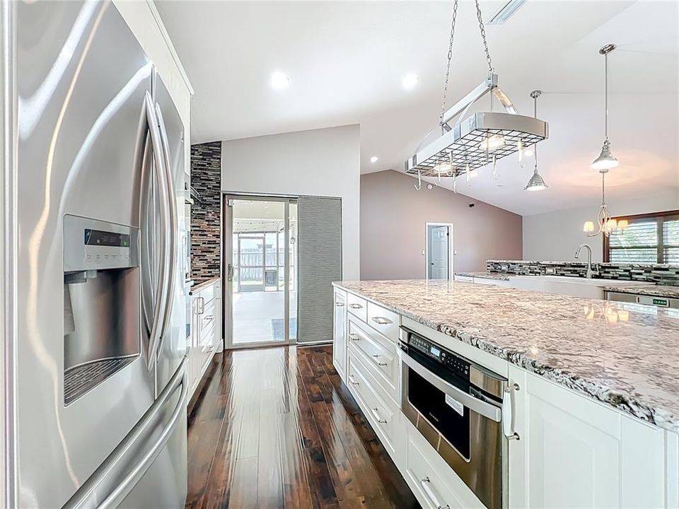 出租: $3,300 (4 贝兹, 2 浴室, 2026 平方英尺)