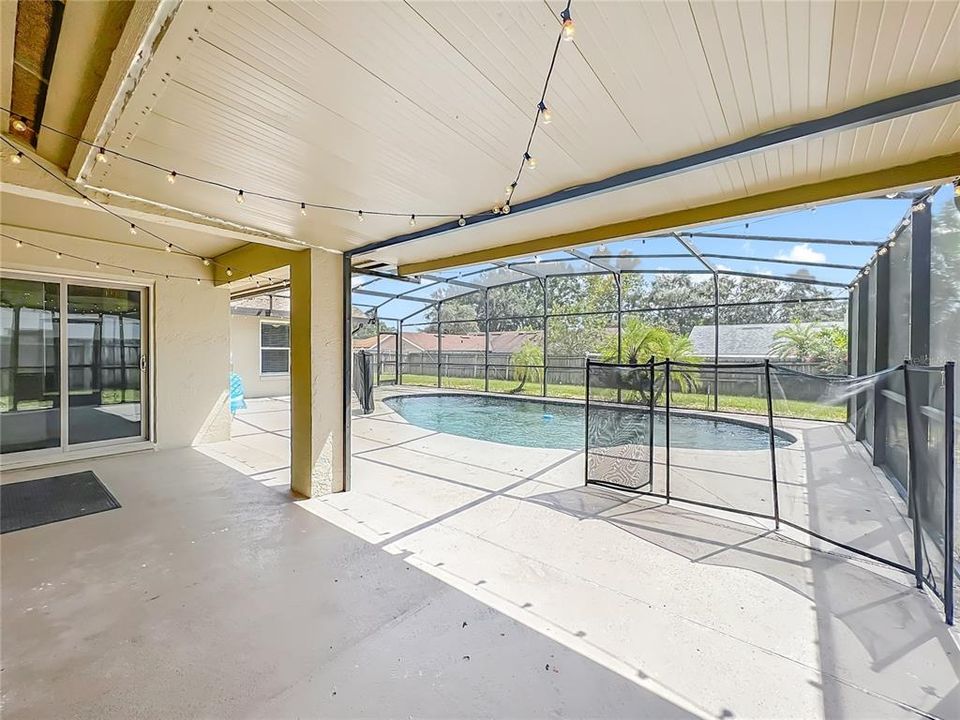 出租: $3,300 (4 贝兹, 2 浴室, 2026 平方英尺)