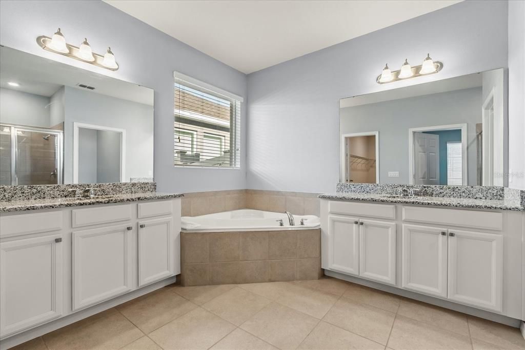 出租: $3,500 (4 贝兹, 3 浴室, 2593 平方英尺)