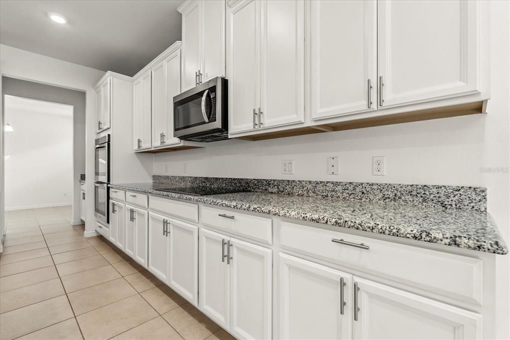 出租: $3,500 (4 贝兹, 3 浴室, 2593 平方英尺)