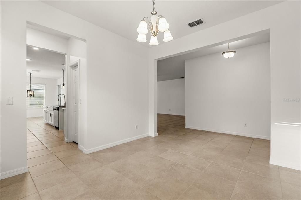 出租: $3,500 (4 贝兹, 3 浴室, 2593 平方英尺)