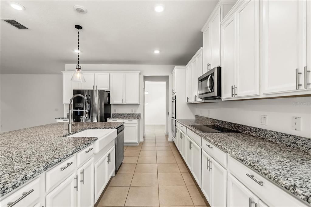 出租: $3,500 (4 贝兹, 3 浴室, 2593 平方英尺)