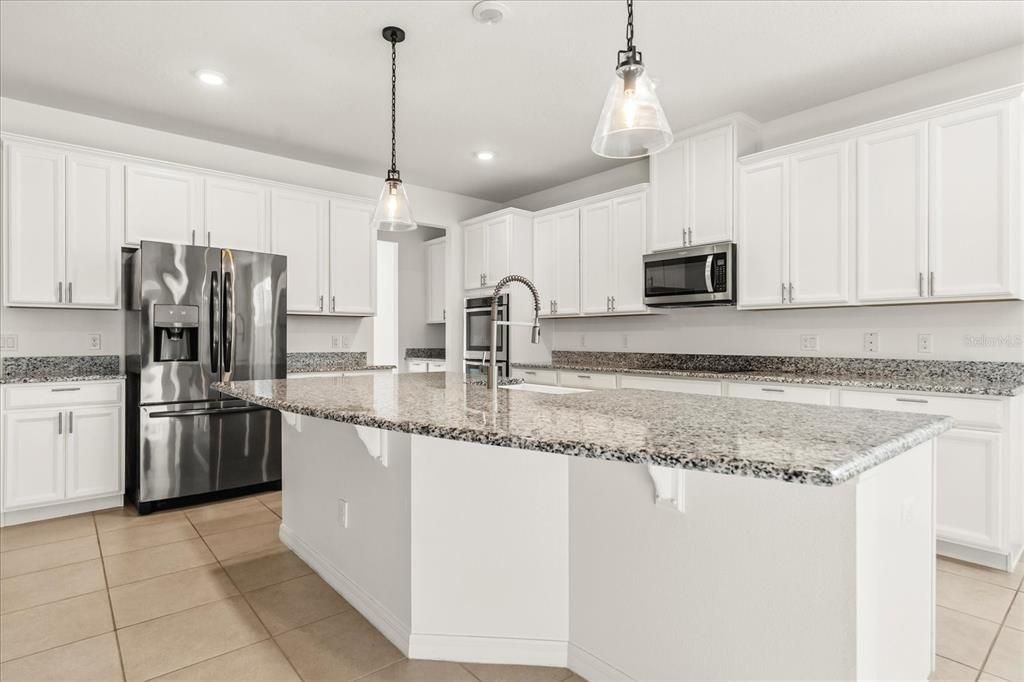 出租: $3,500 (4 贝兹, 3 浴室, 2593 平方英尺)