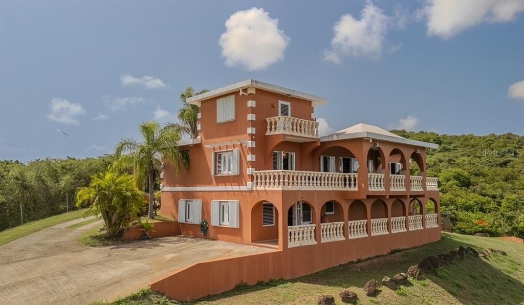 For Sale: $680,000 (3 beds, 3 baths, 2080 Square Feet)