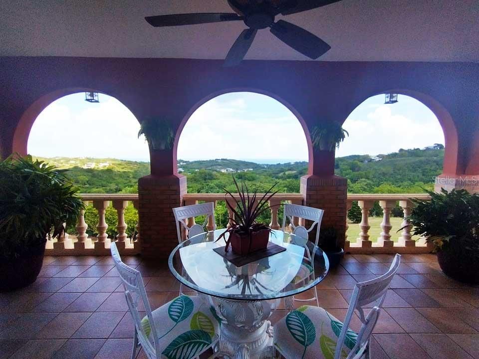 For Sale: $680,000 (3 beds, 3 baths, 2080 Square Feet)