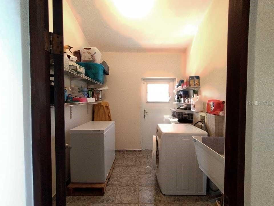 For Sale: $680,000 (3 beds, 3 baths, 2080 Square Feet)