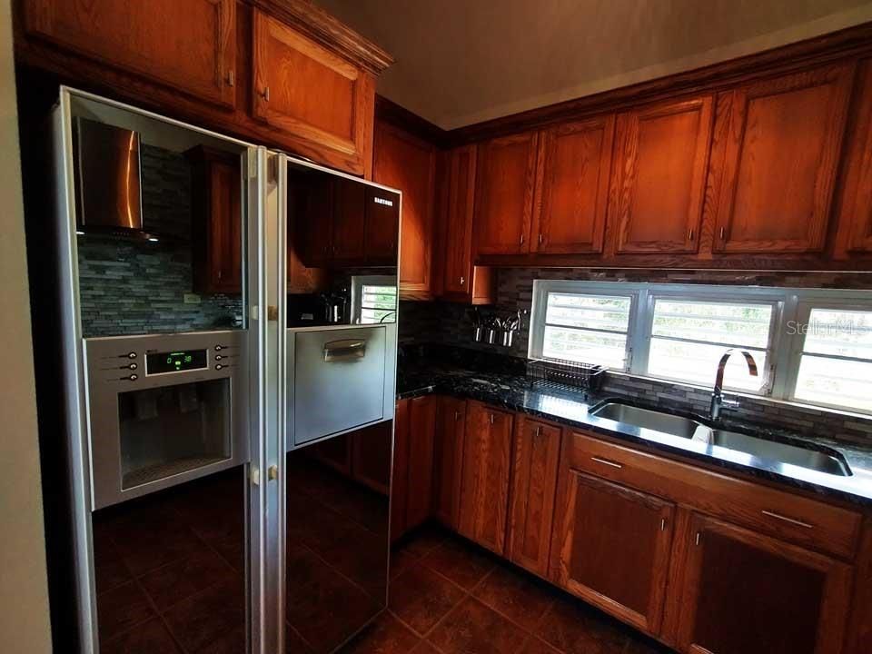 For Sale: $680,000 (3 beds, 3 baths, 2080 Square Feet)