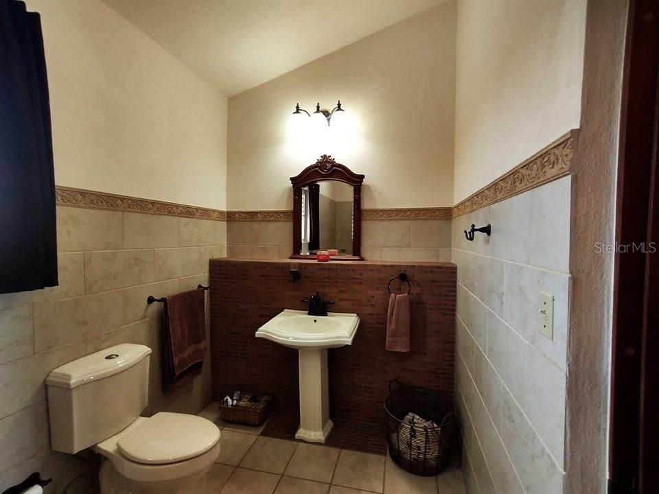 For Sale: $680,000 (3 beds, 3 baths, 2080 Square Feet)