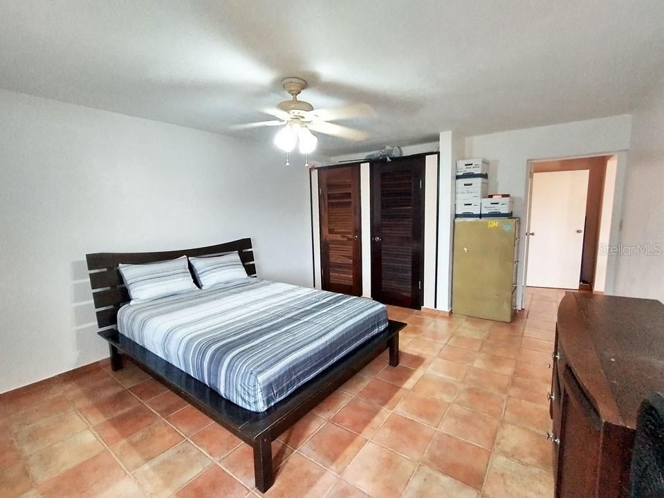 For Sale: $680,000 (3 beds, 3 baths, 2080 Square Feet)