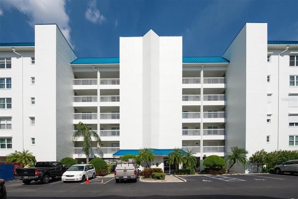 Active With Contract: $820,000 (2 beds, 2 baths, 1750 Square Feet)