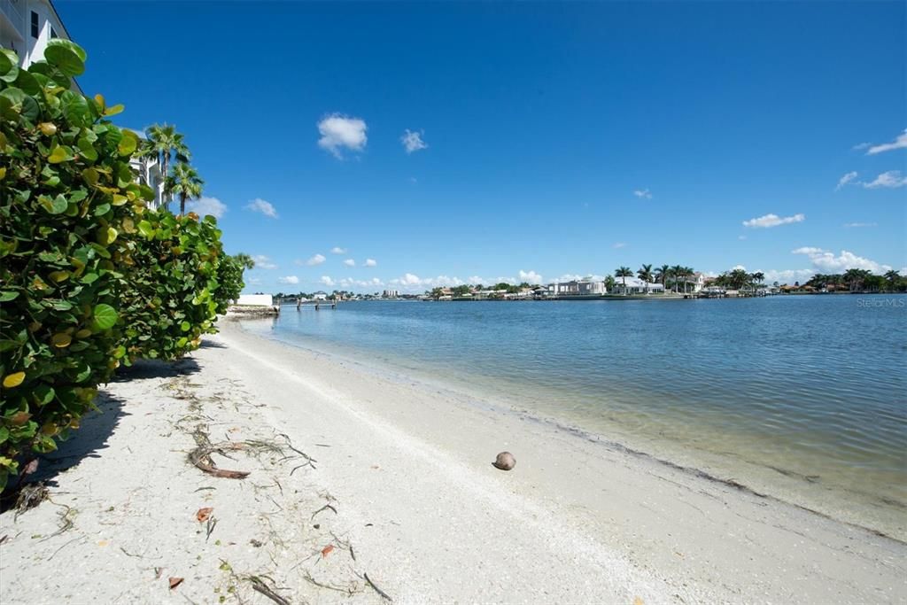 Active With Contract: $820,000 (2 beds, 2 baths, 1750 Square Feet)