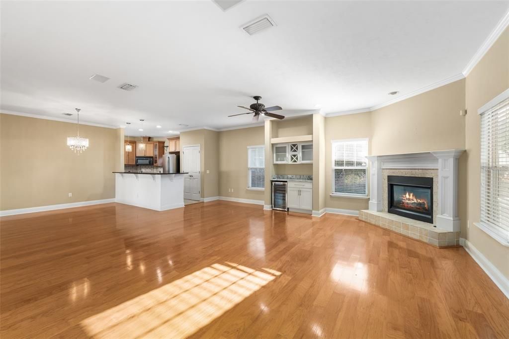 En Venta: $545,000 (3 camas, 2 baños, 2027 Pies cuadrados)