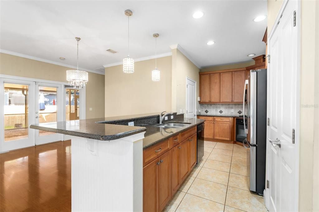 En Venta: $545,000 (3 camas, 2 baños, 2027 Pies cuadrados)