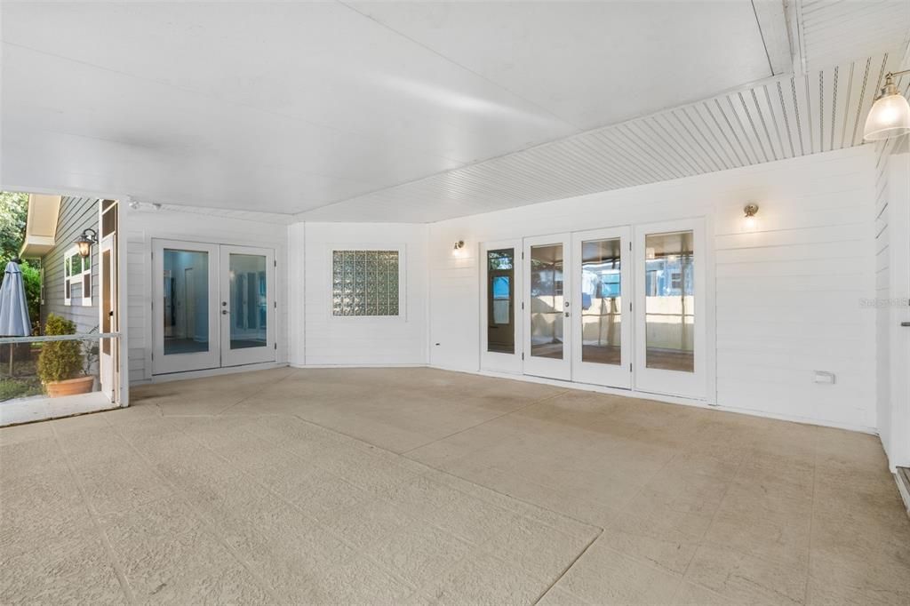 En Venta: $545,000 (3 camas, 2 baños, 2027 Pies cuadrados)