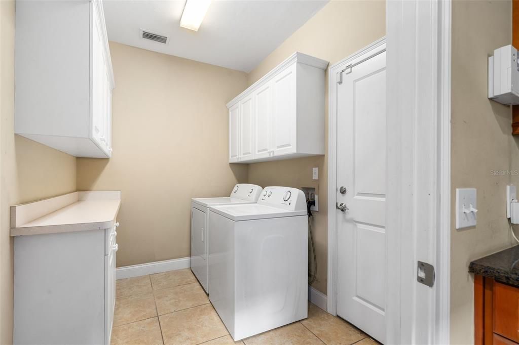 En Venta: $545,000 (3 camas, 2 baños, 2027 Pies cuadrados)