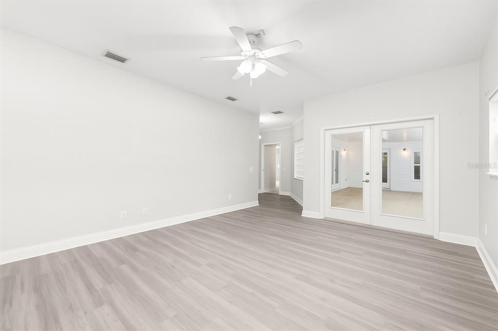 En Venta: $545,000 (3 camas, 2 baños, 2027 Pies cuadrados)