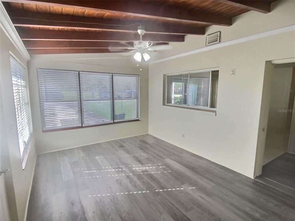 En Venta: $229,900 (2 camas, 1 baños, 1048 Pies cuadrados)