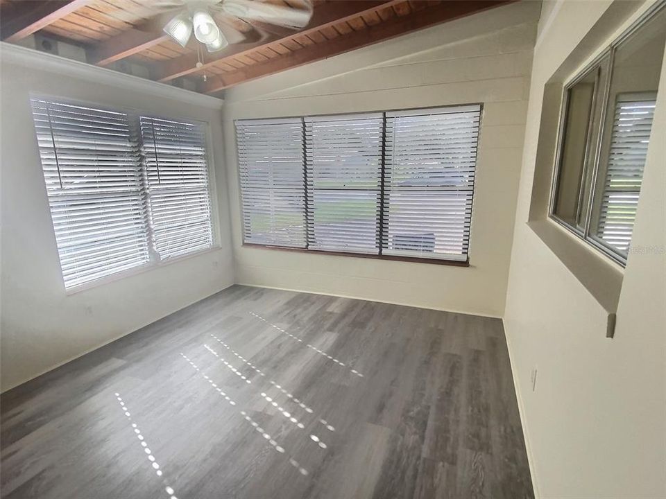 En Venta: $229,900 (2 camas, 1 baños, 1048 Pies cuadrados)