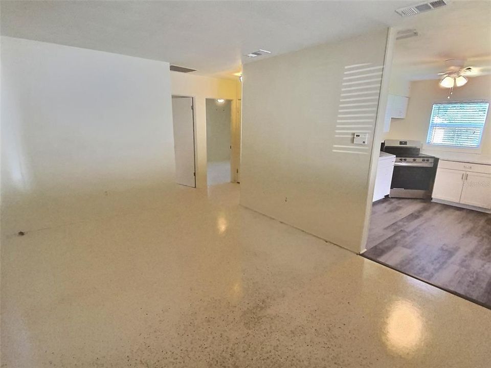 En Venta: $229,900 (2 camas, 1 baños, 1048 Pies cuadrados)