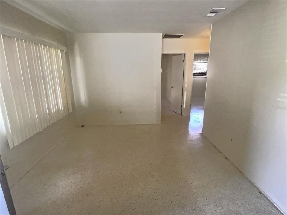 En Venta: $229,900 (2 camas, 1 baños, 1048 Pies cuadrados)