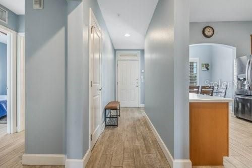 Под контрактом: $2,500 (2 спален, 2 ванн, 1435 Квадратных фут)