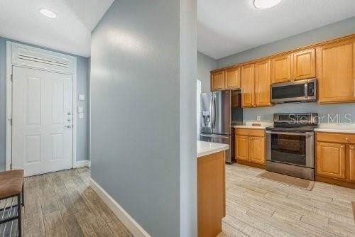 Под контрактом: $2,500 (2 спален, 2 ванн, 1435 Квадратных фут)