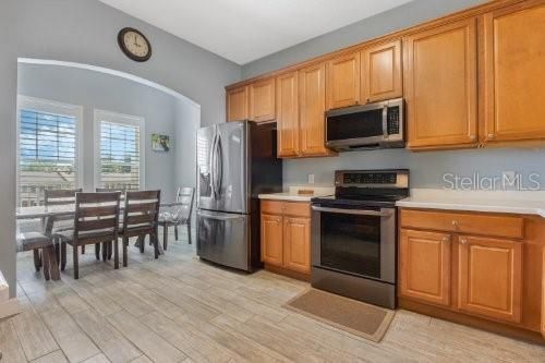 Под контрактом: $2,500 (2 спален, 2 ванн, 1435 Квадратных фут)