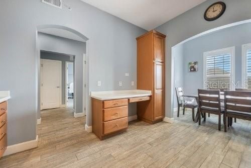 Под контрактом: $2,500 (2 спален, 2 ванн, 1435 Квадратных фут)