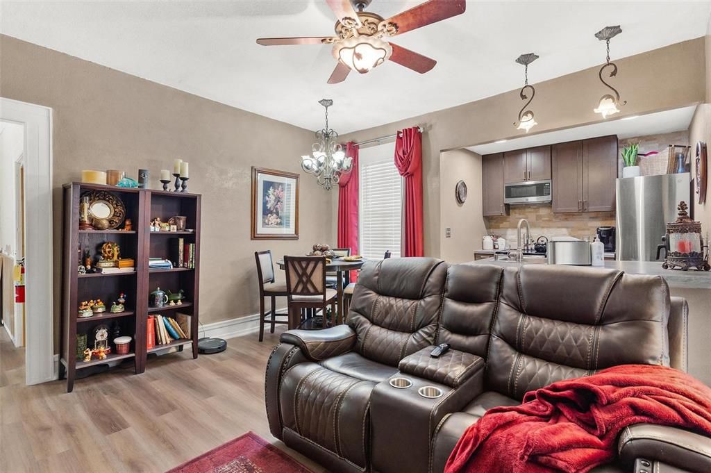 En Venta: $299,900 (0 camas, 0 baños, 2126 Pies cuadrados)