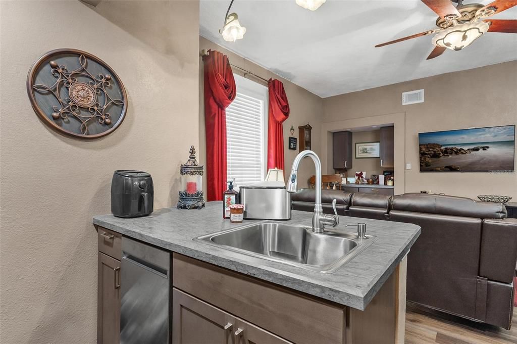 En Venta: $299,900 (0 camas, 0 baños, 2126 Pies cuadrados)